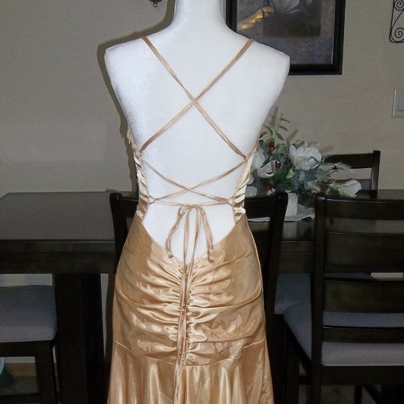 Jessica McClintock Size 7 Prom or Homecoming Dress - Picture 3 of 6